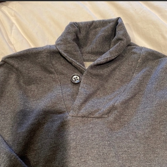 TNH Threads & Heirs pullover - Picture 2 of 3